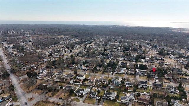 14 Donna Place, East Islip, NY 11730