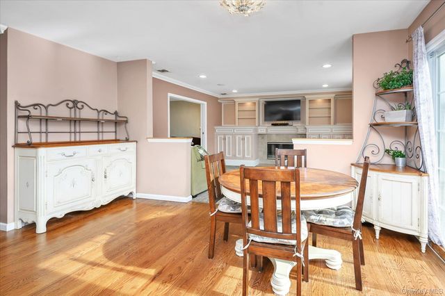 14 Donna Place, East Islip, NY 11730