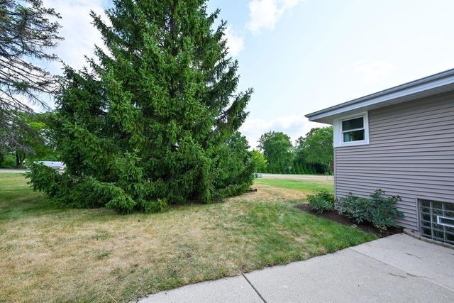 5989 Sugarbush LANE, Greendale, WI 53129
