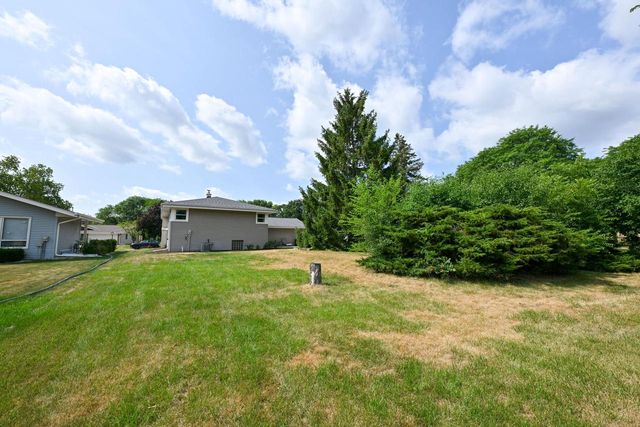 5989 Sugarbush LANE, Greendale, WI 53129