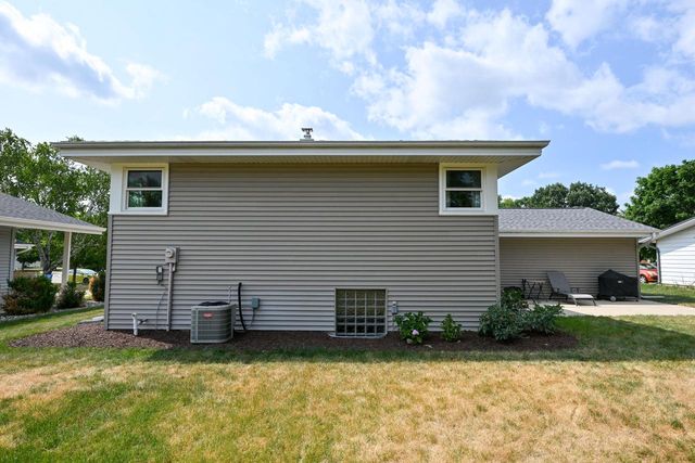 5989 Sugarbush LANE, Greendale, WI 53129