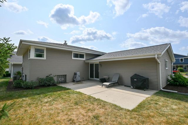 5989 Sugarbush LANE, Greendale, WI 53129