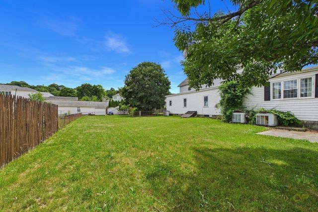 1395-1405 N Main St, Fall River, MA 02720