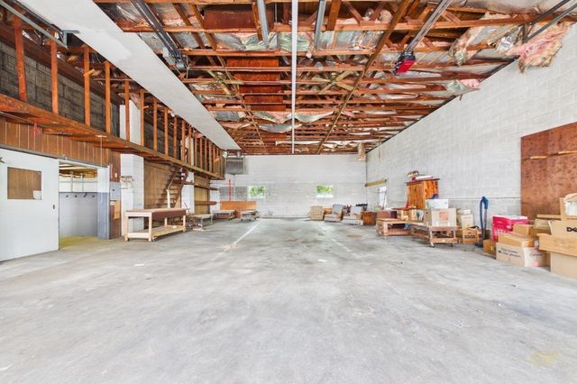 1395-1405 N Main St, Fall River, MA 02720