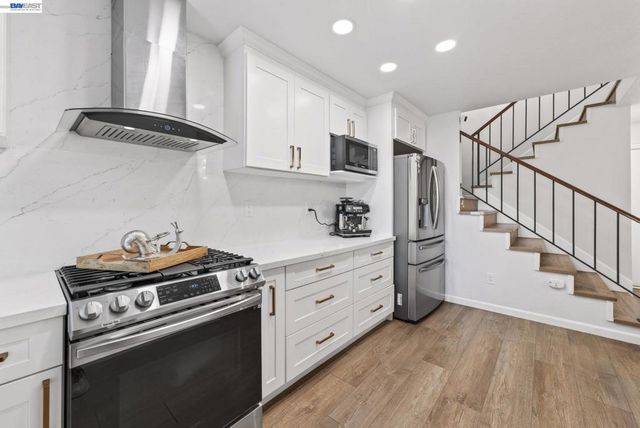 7445 Rolling Hills Cir, Dublin, CA 94568
