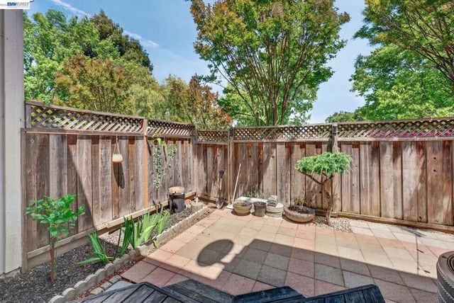 7445 Rolling Hills Cir, Dublin, CA 94568