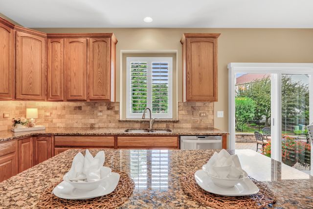 18774 W Glenhurst Drive, Lake Villa, IL 60046