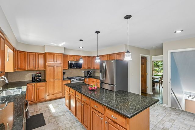 1898 Kaneville Road, Geneva, IL 60134