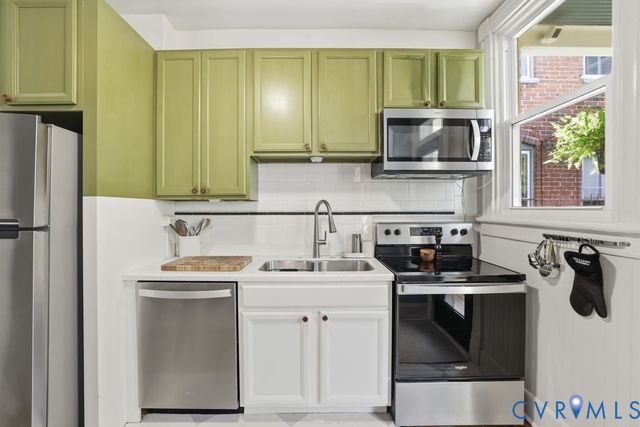 2417 W Main St, Richmond, VA 23220