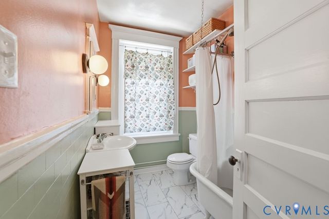 2417 W Main St, Richmond, VA 23220