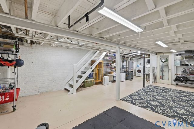 2417 W Main St, Richmond, VA 23220