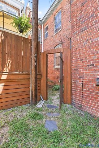 2417 W Main St, Richmond, VA 23220