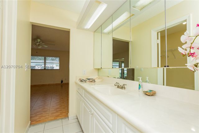1055 NW 83rd Ave C47, Plantation, FL 33322