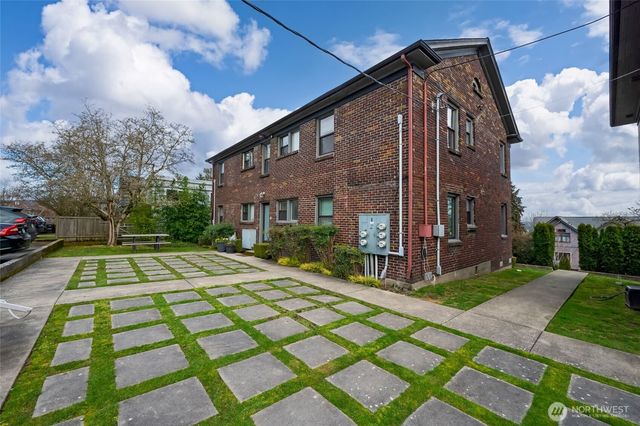 109 115 30th Avenue, Seattle, WA 98122