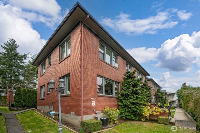 109 115 30th Avenue, Seattle, WA 98122