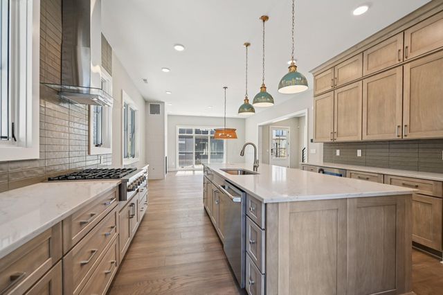 2841 Katmai Drive, Columbus, OH 43228