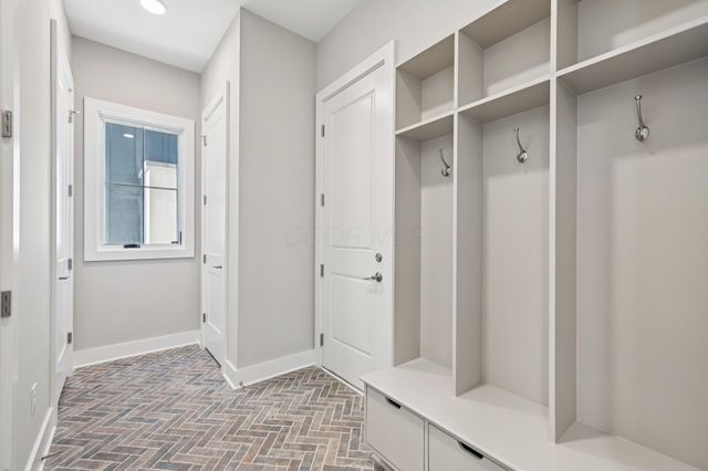 2841 Katmai Drive, Columbus, OH 43228