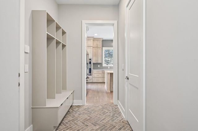 2841 Katmai Drive, Columbus, OH 43228