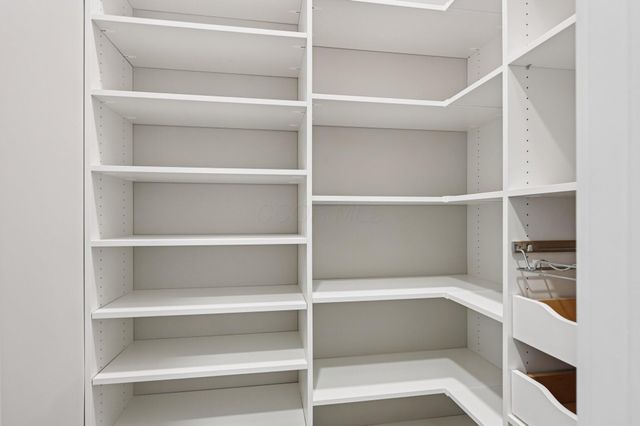 2841 Katmai Drive, Columbus, OH 43228