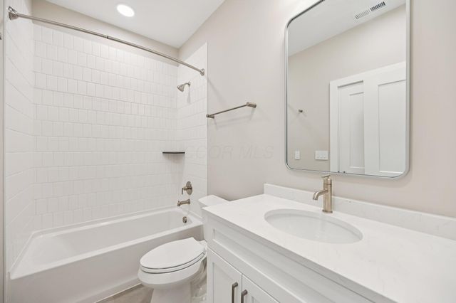 2841 Katmai Drive, Columbus, OH 43228