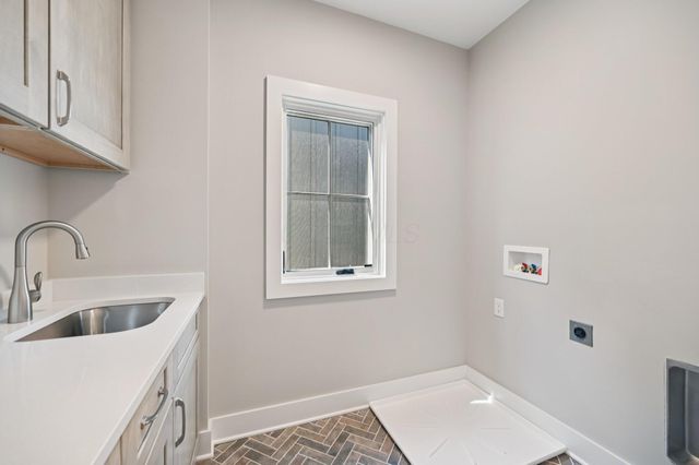 2841 Katmai Drive, Columbus, OH 43228