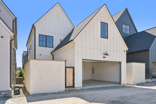 2841 Katmai Drive, Columbus, OH 43228