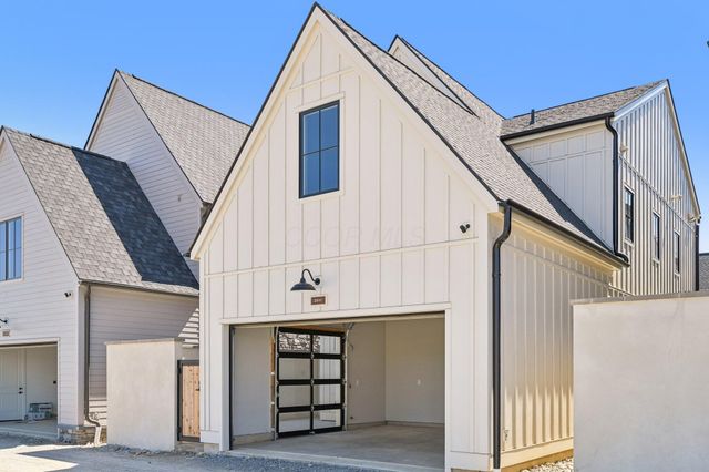 2841 Katmai Drive, Columbus, OH 43228