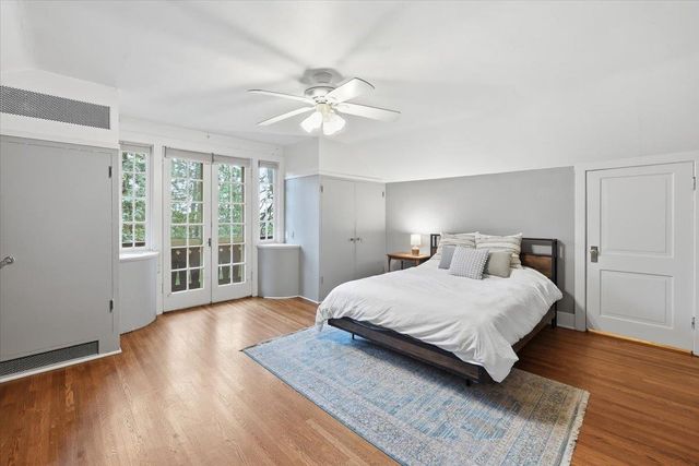 9227 N Mountain View Ln, Spokane, WA 99218