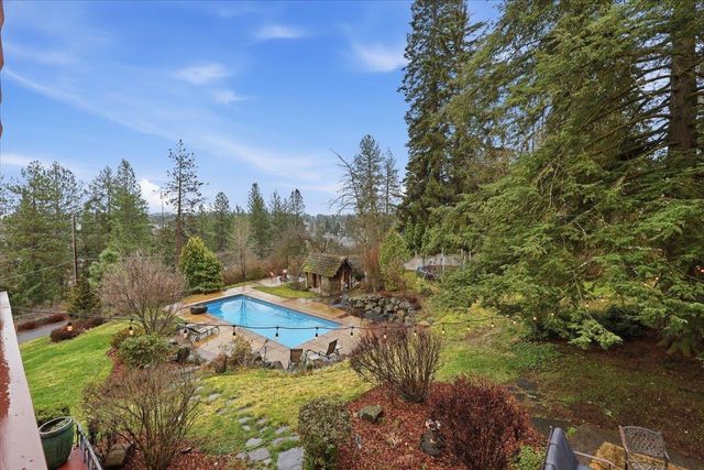 9227 N Mountain View Ln, Spokane, WA 99218