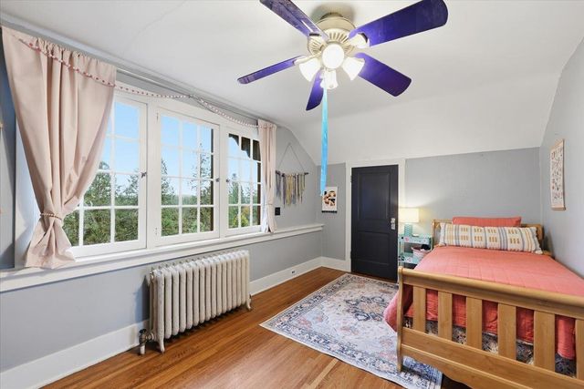 9227 N Mountain View Ln, Spokane, WA 99218