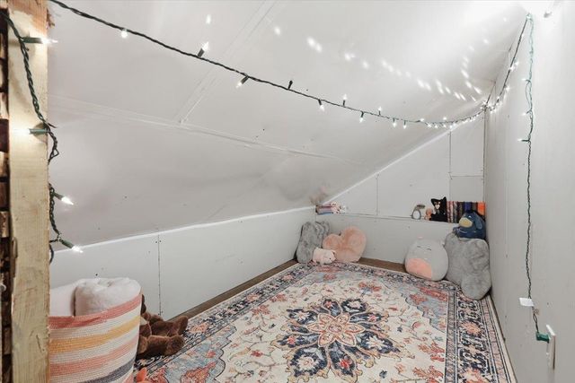 9227 N Mountain View Ln, Spokane, WA 99218