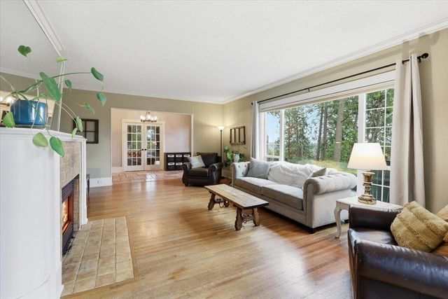 9227 N Mountain View Ln, Spokane, WA 99218