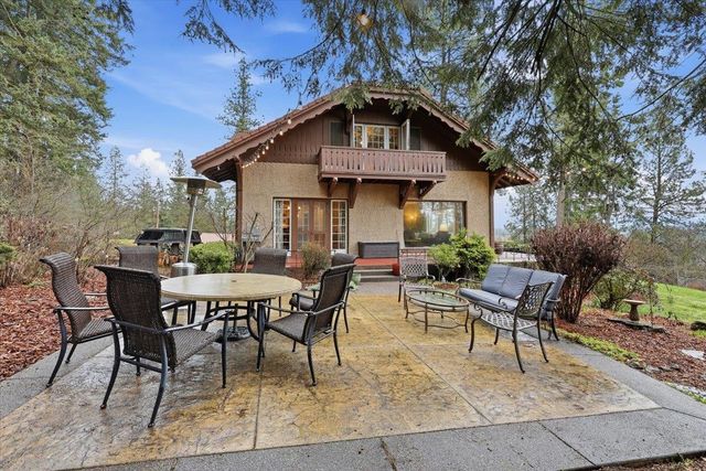 9227 N Mountain View Ln, Spokane, WA 99218