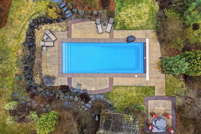 9227 N Mountain View Ln, Spokane, WA 99218