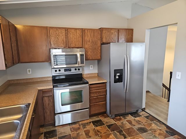 10810 Linwood Forest Drive, Champlin, MN 55316