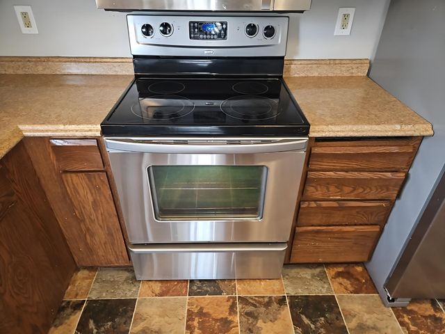 10810 Linwood Forest Drive, Champlin, MN 55316