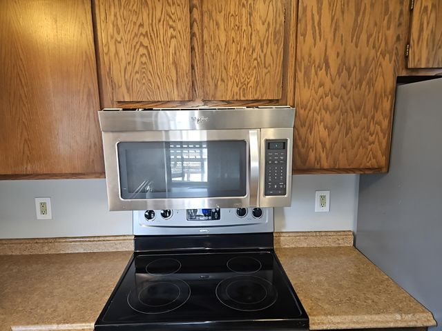 10810 Linwood Forest Drive, Champlin, MN 55316