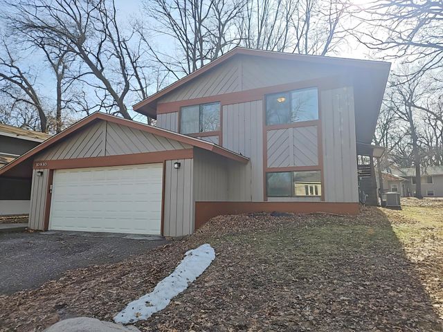 10810 Linwood Forest Drive, Champlin, MN 55316