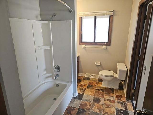 10810 Linwood Forest Drive, Champlin, MN 55316