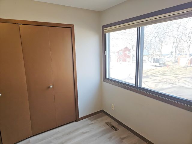 10810 Linwood Forest Drive, Champlin, MN 55316