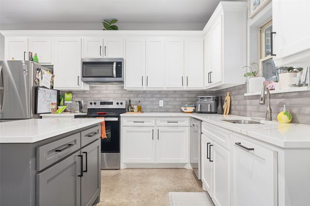 300 Pine Street, Forney, TX 75126