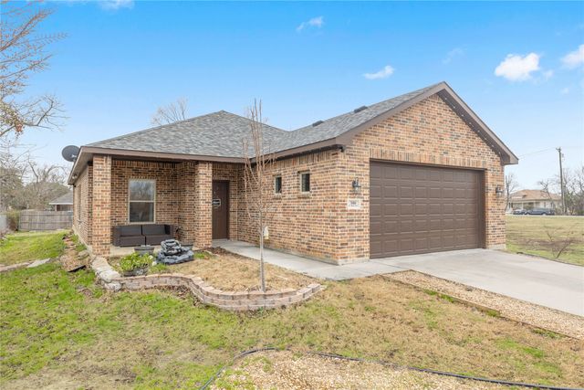 300 Pine Street, Forney, TX 75126