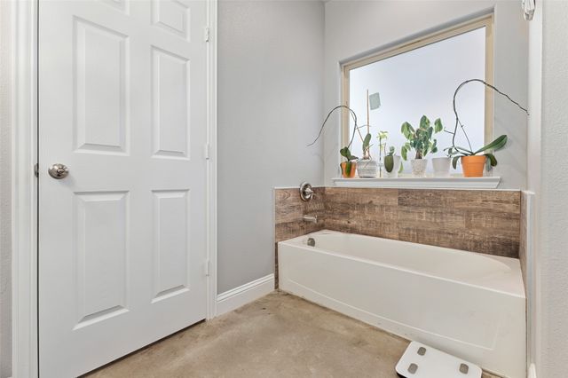 300 Pine Street, Forney, TX 75126