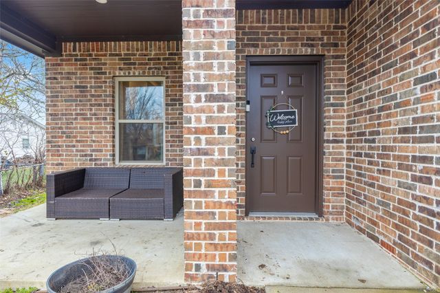 300 Pine Street, Forney, TX 75126