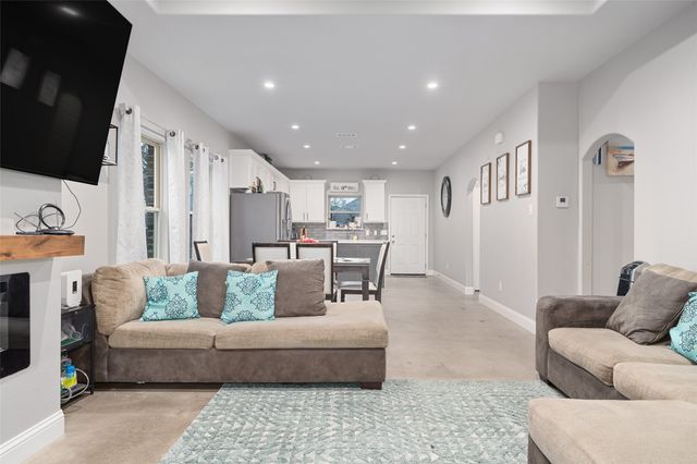 300 Pine Street, Forney, TX 75126