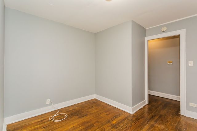 6949 S Paxton Avenue 1B, Chicago, IL 60649