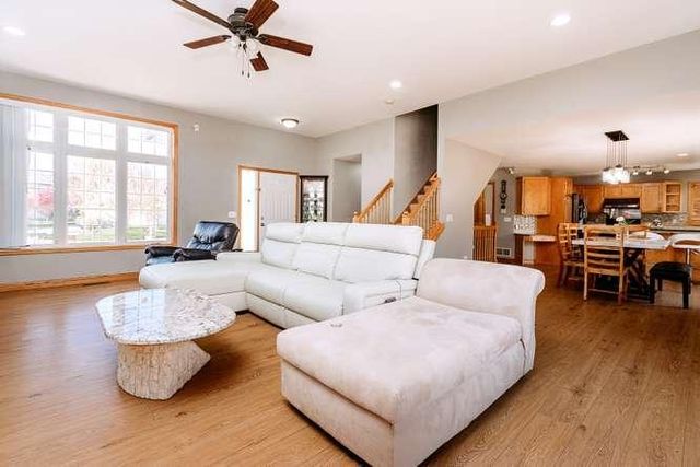 10014 Pin Oak Court N, Brooklyn Park, MN 55443