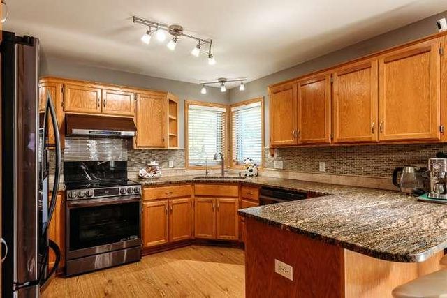 10014 Pin Oak Court N, Brooklyn Park, MN 55443