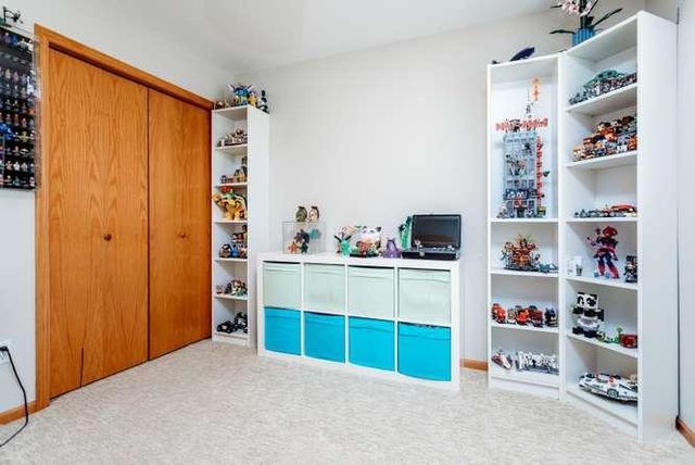 10014 Pin Oak Court N, Brooklyn Park, MN 55443