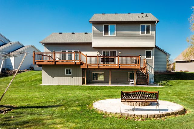10014 Pin Oak Court N, Brooklyn Park, MN 55443